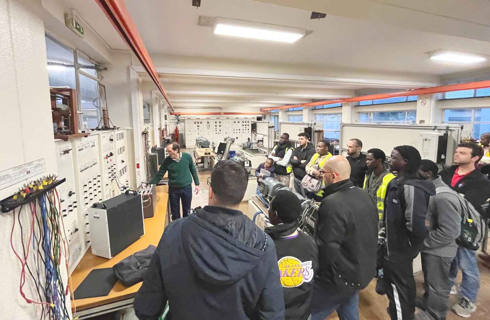 Visita do CENFIC ao Laboratório DEEEA