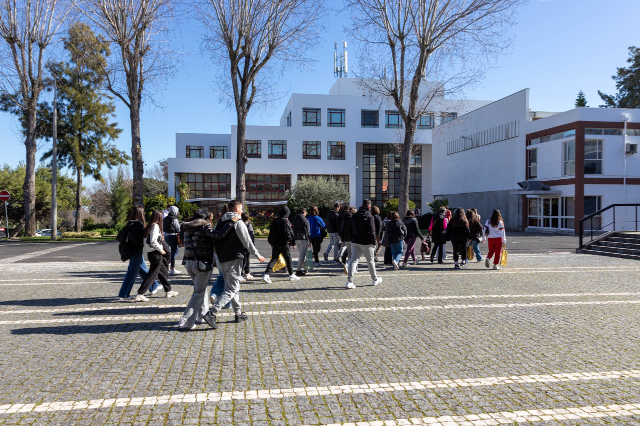 Estudantes Gregos visitam o ISEL